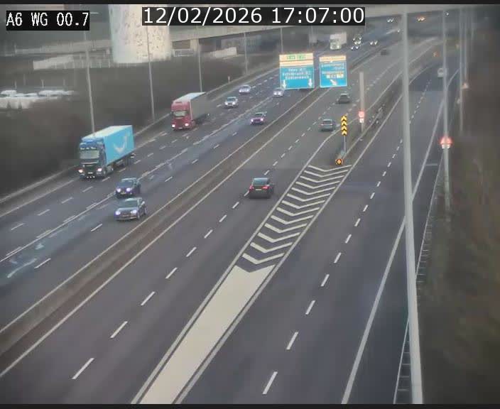 Traffic live webcam Luxembourg Croix de Cessange - A6 - BK 0.7 - direction A3 France