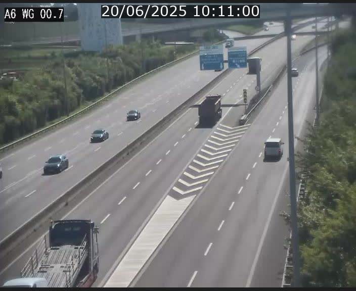 Traffic live webcam Luxembourg Croix de Cessange - A6 - BK 0.7 - direction A3 France