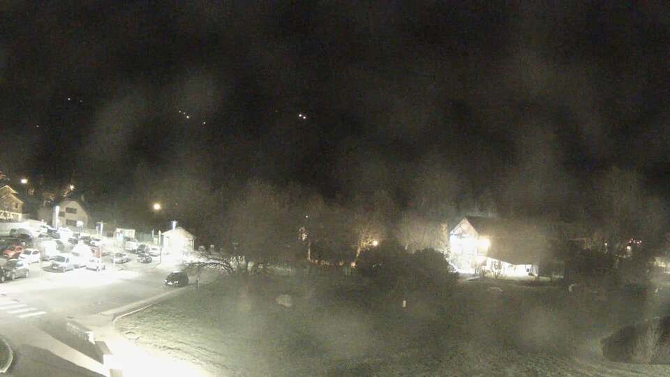 Webcam au niveau de la mairie du village du Bourg d'Oisans, aux pieds de l'Alpe d'Huez et aux portes du parc des Écrins