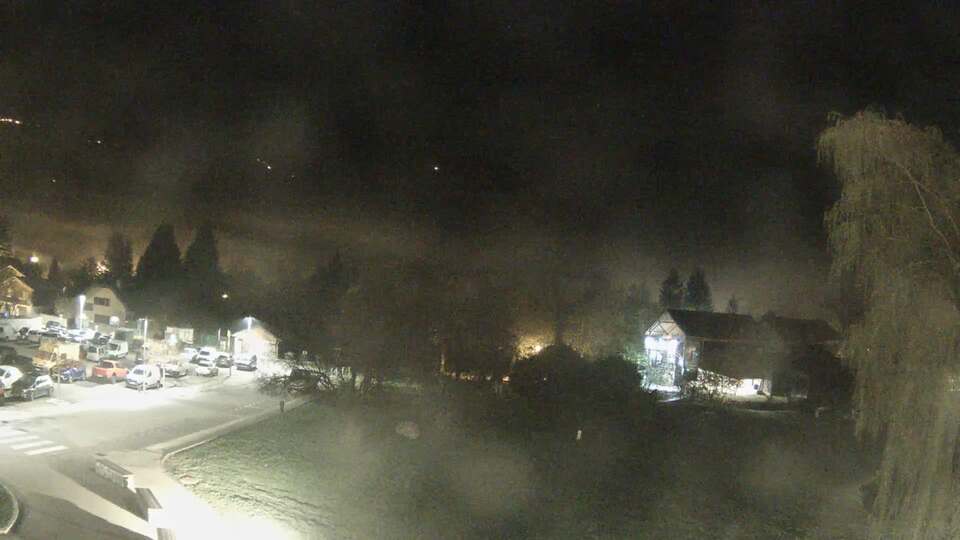 Webcam au niveau de la mairie du village du Bourg d'Oisans, aux pieds de l'Alpe d'Huez et aux portes du parc des Écrins