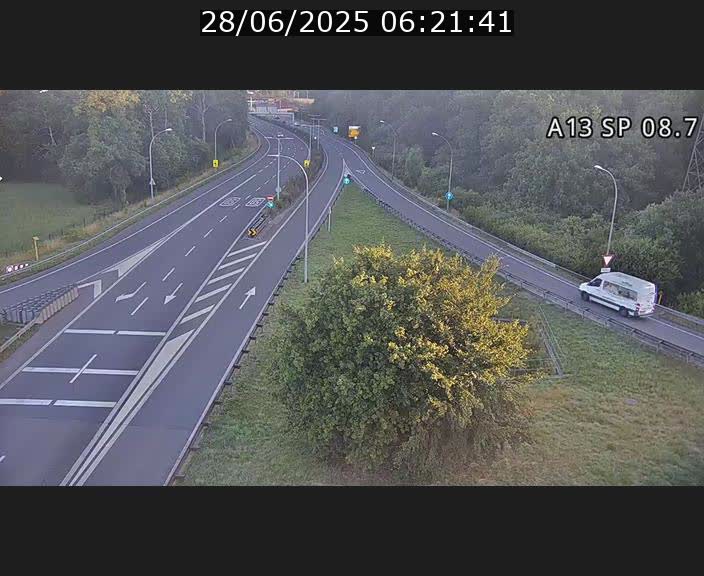 Traffic live webcam Luxembourg Jonction Lankelz - A13 direction Pétange - BK 8.7 