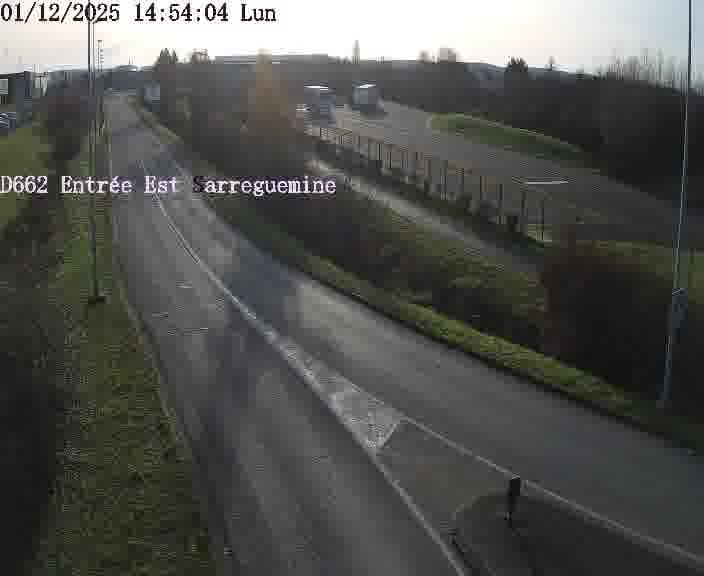 Point de vue trafic déployé sur D662 (France) à Sarreguemines, regardant vers Sarreguemines, aidant conducteurs et services à anticiper les flux.