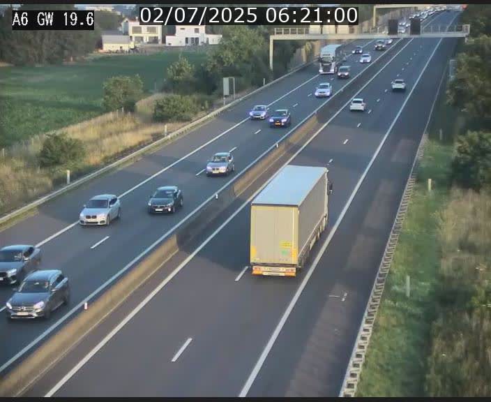 Traffic live webcam Luxembourg - Steinfort - A6 - BK 19.6 - direction Belgique