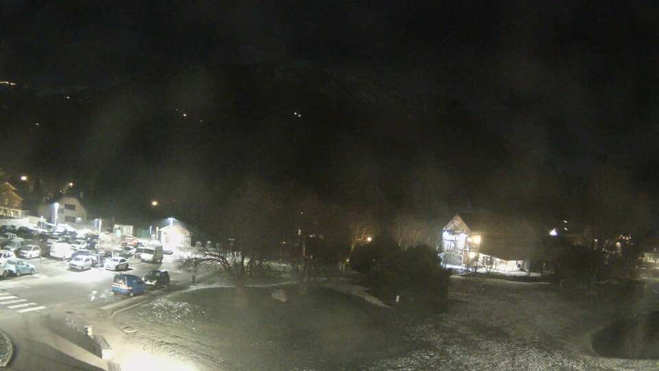 Webcam au niveau de la mairie du village du Bourg d'Oisans, aux pieds de l'Alpe d'Huez et aux portes du parc des Écrins