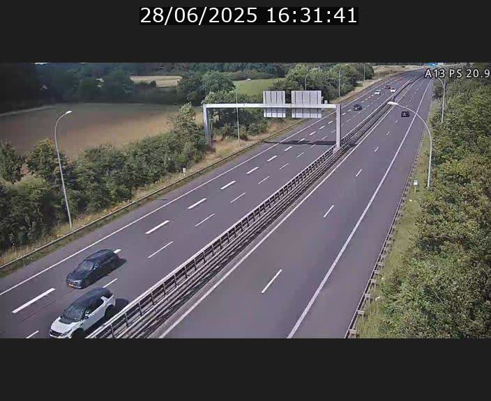 Traffic live webcam Luxembourg Croix de Bettembourg, rond-point d'Hellange - A13 direction Allemagne - BK 20.9