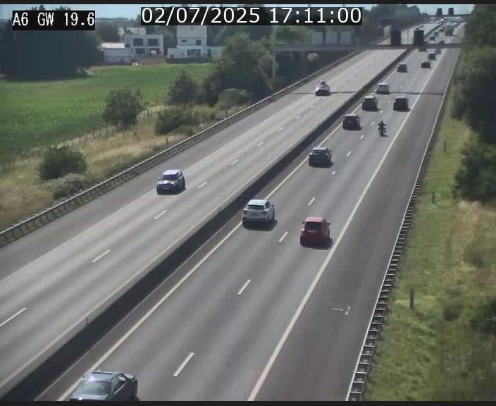 Traffic live webcam Luxembourg - Steinfort - A6 - BK 19.6 - direction Belgique