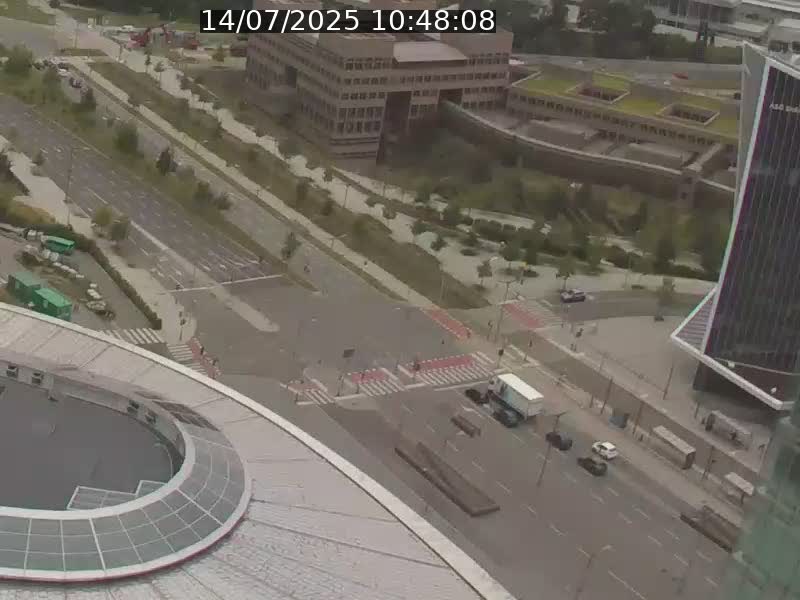 Webcam sur l'avenue John Fitzgerald Kennedy (N51) avec vue sur le Pont rouge (Pont Grande Duchesse Charlotte), l'arrêt Pfaffenthal et l'entrée du quartier Kirchberg