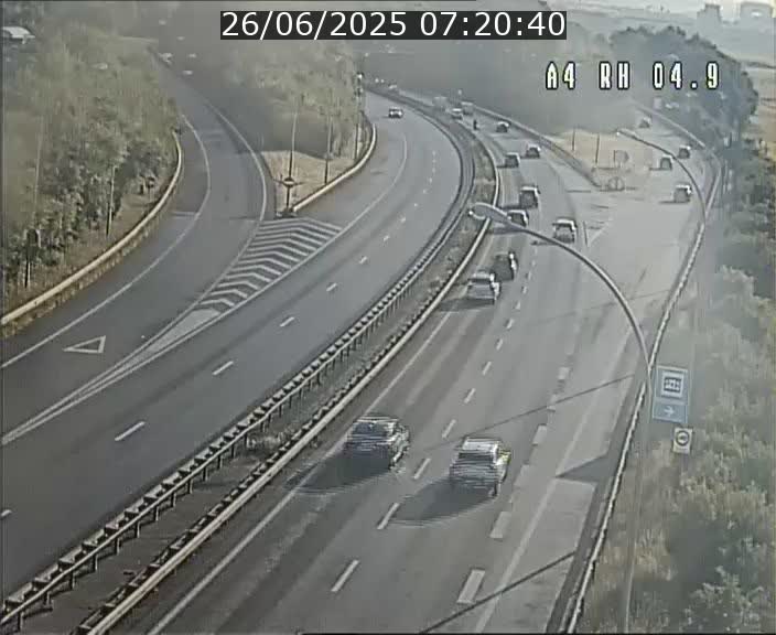 Traffic live webcam Luxembourg Leudelange - A4 - BK 4.9 - direction Luxembourg