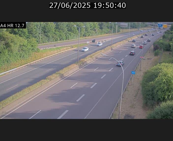 Traffic live webcam Luxembourg Esch sur Alzette - A4 - BK 12.7 - direction Esch-Belval