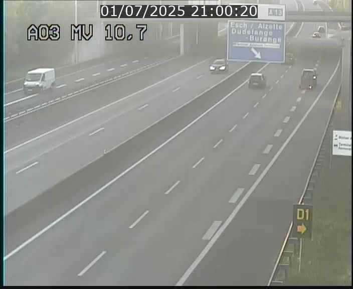 Traffic live webcam Luxembourg Croix de Bettembourg - A3 - BK 10.7 - direction France