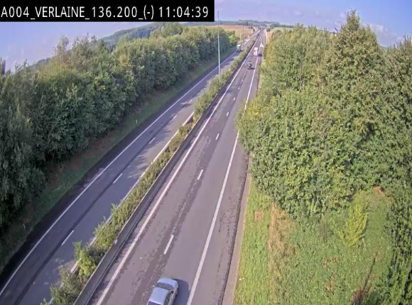Webcam sur l'E411 à hauteur du pont surplombant la N40, à proximité de la sortie 26 Verlaine - Libramont-Chevigny. Vue orientée vers Namur