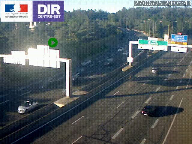 Caméra de circulation routière sur le boulevard périphérique Laurent Bonnevay de Lyon (D383) à hauteur de Bron, avant la jonction avec l'A43. Vue orientée vers l'échangeur