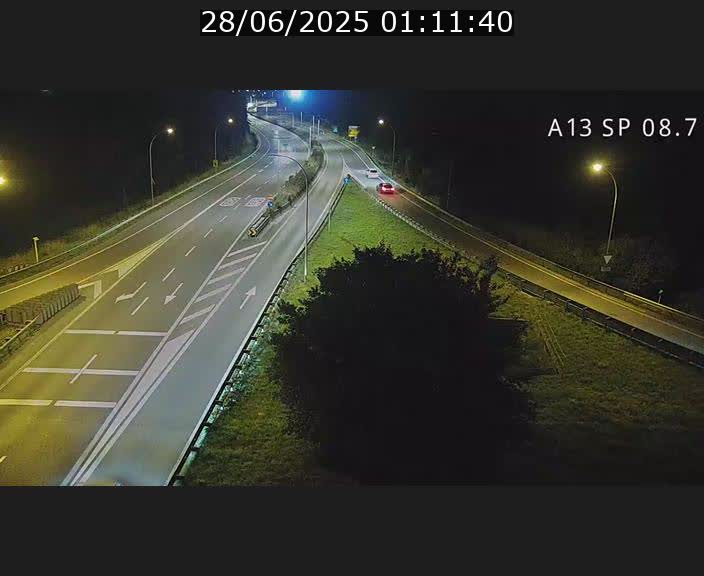 Traffic live webcam Luxembourg Jonction Lankelz - A13 direction Pétange - BK 8.7 