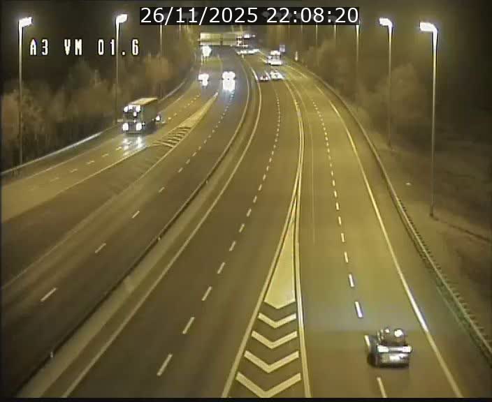 Traffic live webcam Luxembourg - Croix de Gasperich - A3 - BK 1.6 - direction France/Aire de Berchem