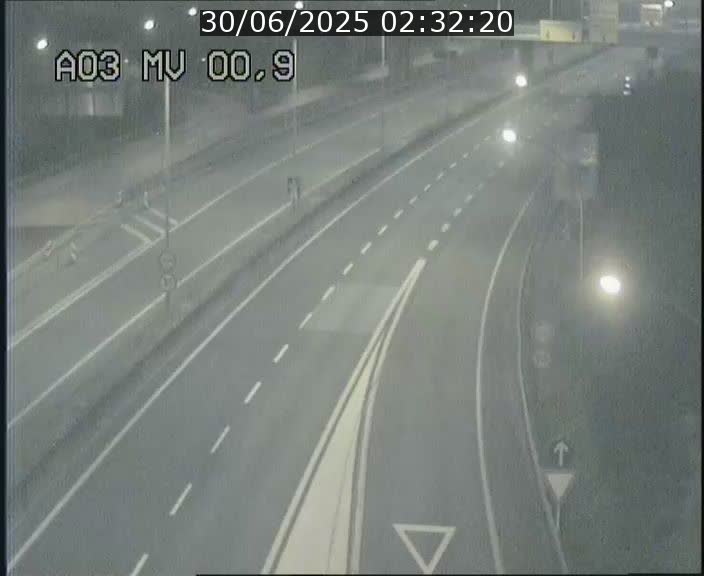 Traffic live webcam Luxembourg Croix de Gasperich - A3 - BK 0.4 - direction Luxembourg