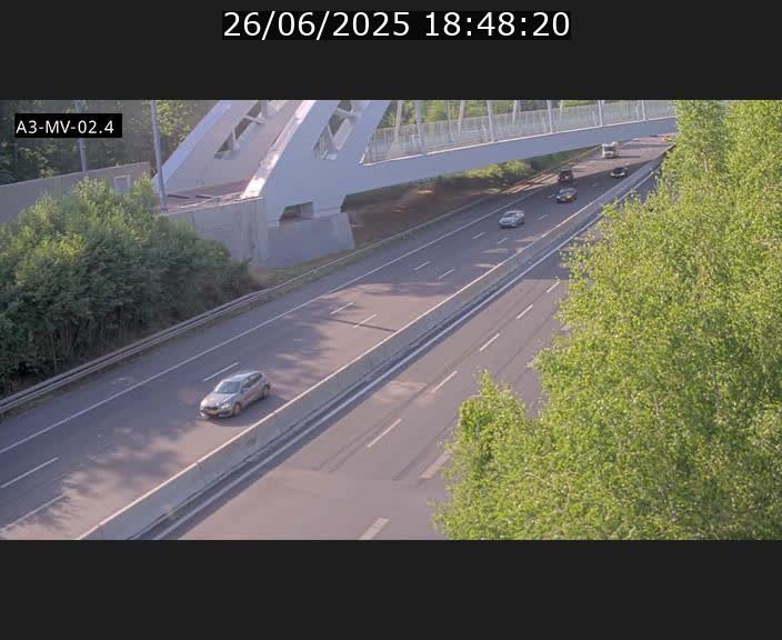 Webcam autoroute de la France (A3) au Luxembourg à Fentange, à proximité de la Croix de Gasperich. Vue orientée vers la Cloche d'Or