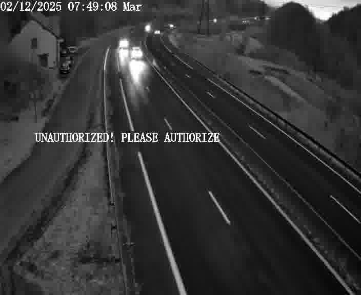 Webcam sur la D910 située dans la Côte des 4 vents. Vue orientée vers le bas, vers Saint-Avold.