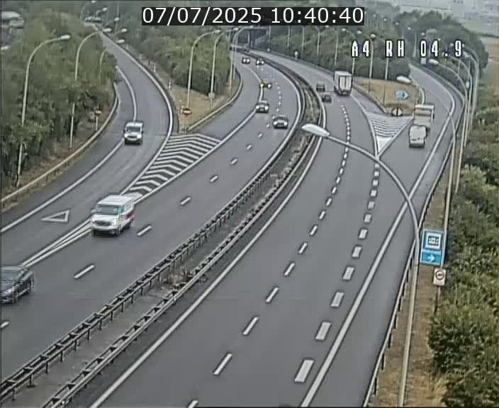 Traffic live webcam Luxembourg Leudelange - A4 - BK 4.9 - direction Luxembourg