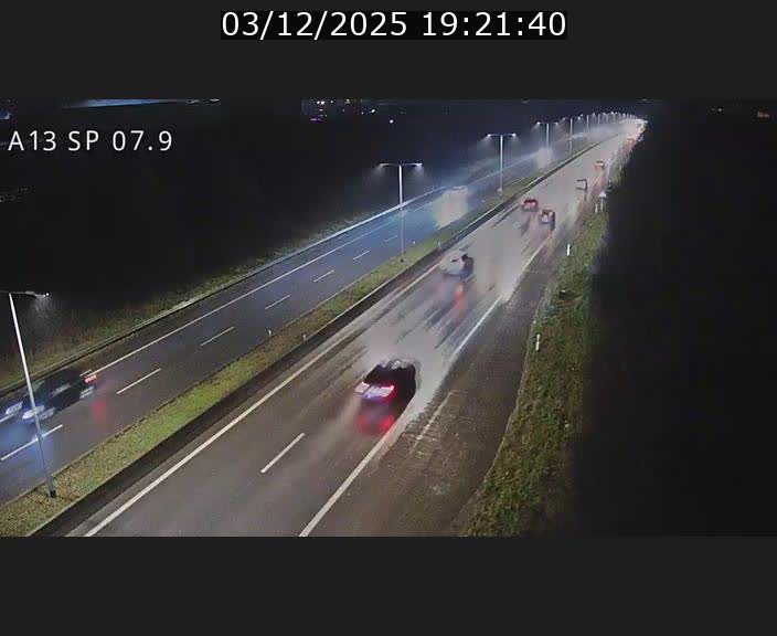 Traffic live webcam Luxembourg Jonction Lankelz - A13 direction Pétange - BK 7.9