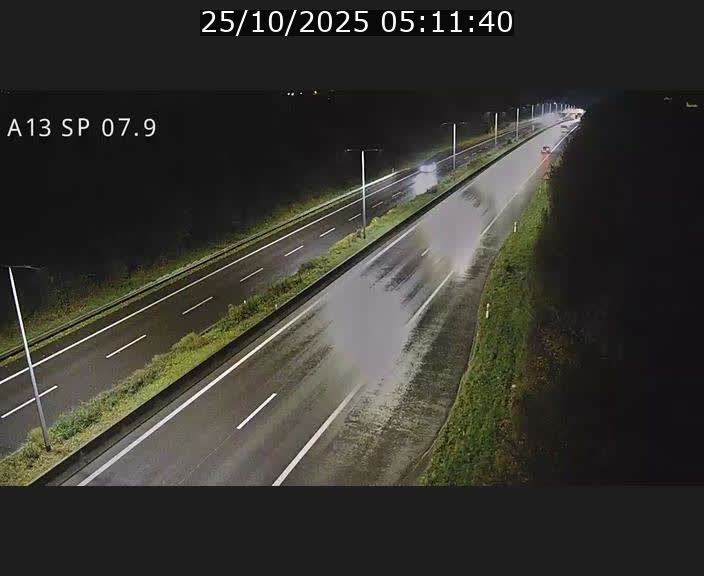 Traffic live webcam Luxembourg Jonction Lankelz - A13 direction Pétange - BK 7.9