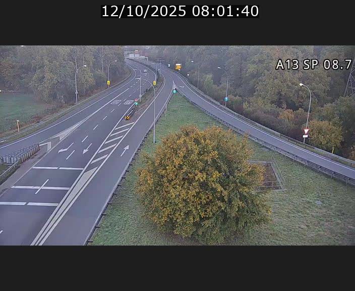 Traffic live webcam Luxembourg Jonction Lankelz - A13 direction Pétange - BK 8.7 