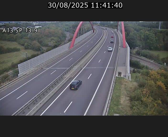 Traffic live webcam Luxembourg Kayl - A13 direction Esch-sur-Alzette/Luxembourg-ville - BK 13.9
