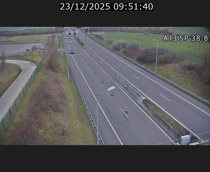 Webcam autoroute A13 à l'entrée ouest du tunnel Markusbierg à Schengen. Vue orientée vers le tunnel et l'Allemagne