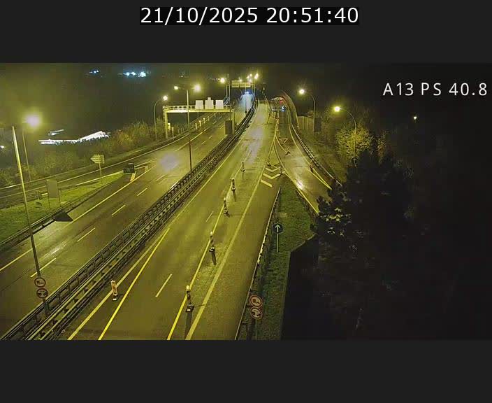 Webcam autoroute A13 à la sortie est du tunnel Markusbierg à Schengen. Vue sur le pont de la Moselle, vers l'Allemagne