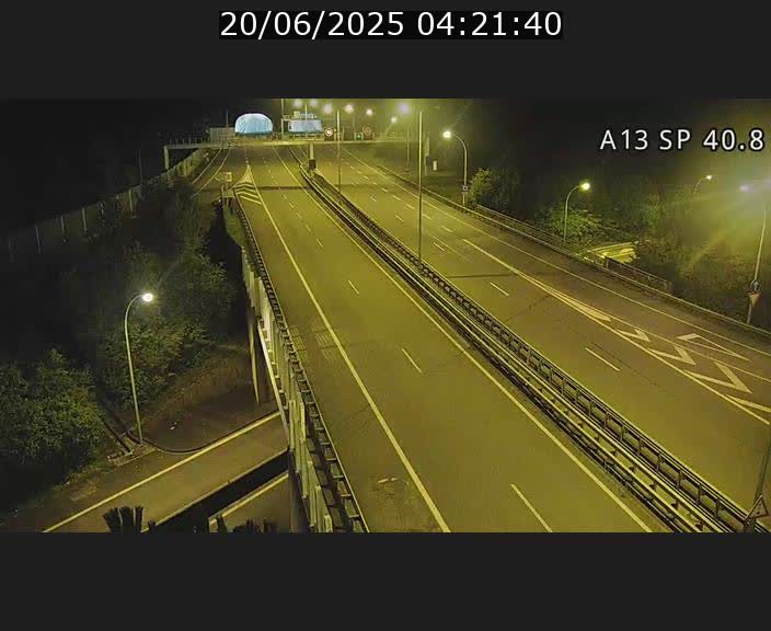 Webcam avec vue sur l'entrée côté allemand du tunnel Markusbierg à Schengen. Vue orientée vers le tunnel et Bettembourg