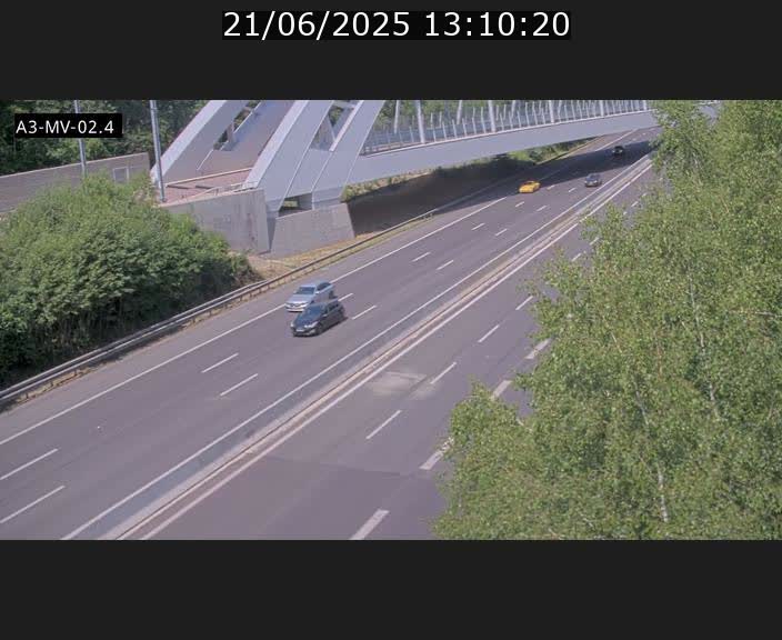 Webcam autoroute de la France (A3) au Luxembourg à Fentange, à proximité de la Croix de Gasperich. Vue orientée vers la Cloche d'Or