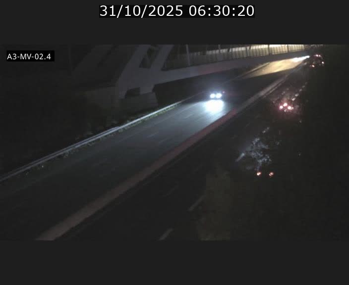 Webcam autoroute de la France (A3) au Luxembourg à Fentange, à proximité de la Croix de Gasperich. Vue orientée vers la Cloche d'Or