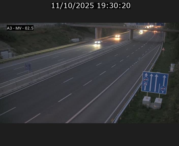 Webcam autoroute A3 au Luxembourg à proximité de la Croix de Gasperich. Vue orientée vers Luxembourg