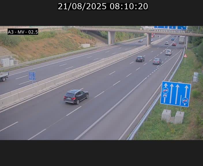 Webcam autoroute A3 au Luxembourg à proximité de la Croix de Gasperich. Vue orientée vers Luxembourg