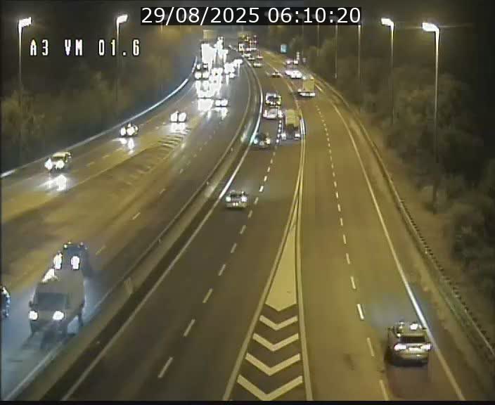 Traffic live webcam Luxembourg - Croix de Gasperich - A3 - BK 1.6 - direction France/Aire de Berchem