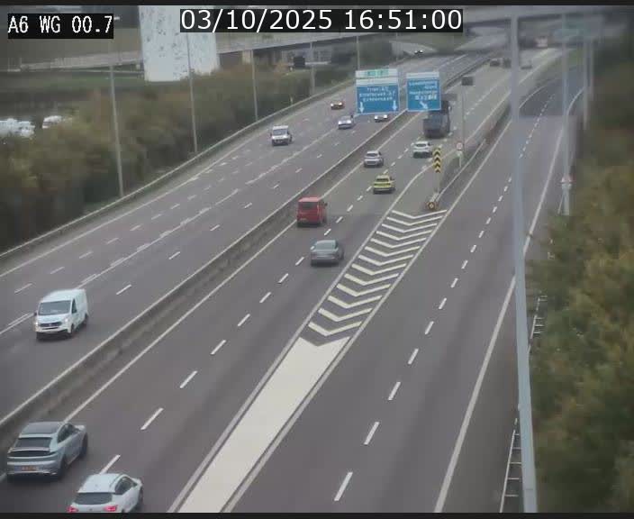 Traffic live webcam Luxembourg Croix de Cessange - A6 - BK 0.7 - direction A3 France