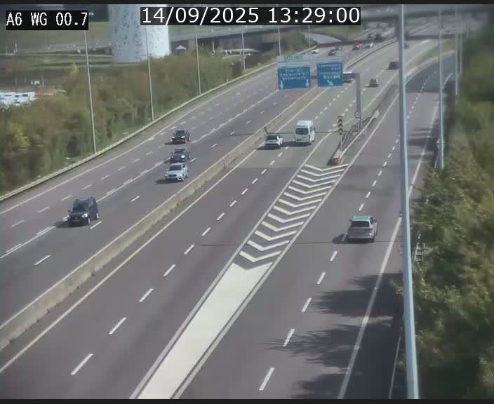 Traffic live webcam Luxembourg Croix de Cessange - A6 - BK 0.7 - direction A3 France