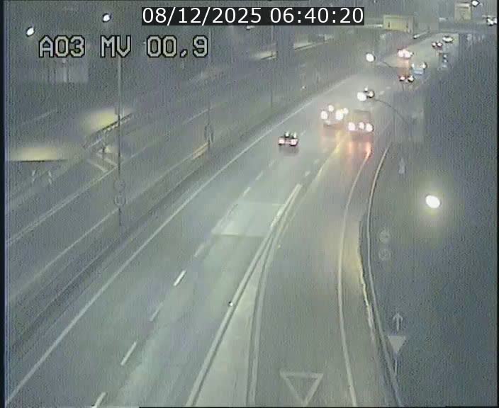 Traffic live webcam Luxembourg Croix de Gasperich - A3 - BK 0.4 - direction Luxembourg