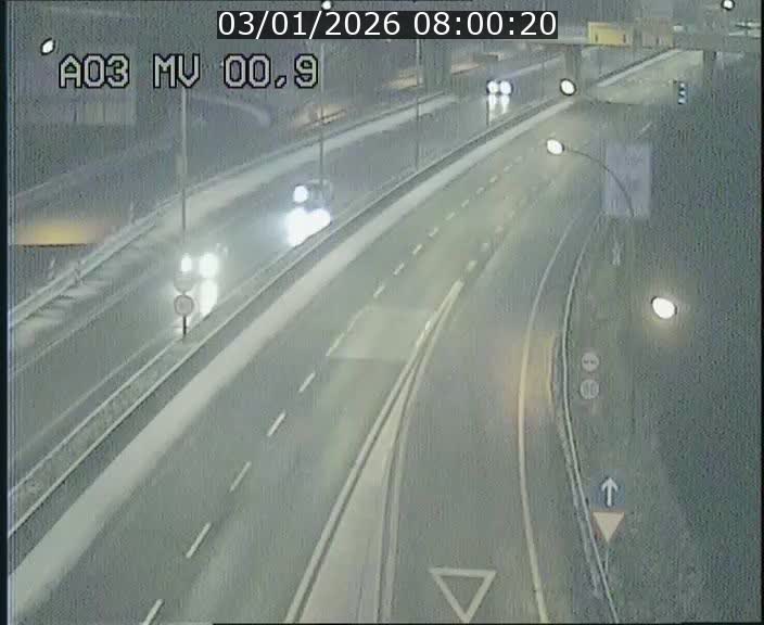 Traffic live webcam Luxembourg Croix de Gasperich - A3 - BK 0.4 - direction Luxembourg