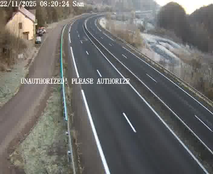 Webcam sur la D910 située dans la Côte des 4 vents. Vue orientée vers le bas, vers Saint-Avold.