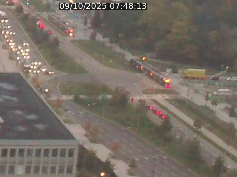 Webcam sur l'avenue John Fitzgerald Kennedy (N51) avec vue sur le Pont rouge (Pont Grande Duchesse Charlotte), l'arrêt Pfaffenthal et l'entrée du quartier Kirchberg