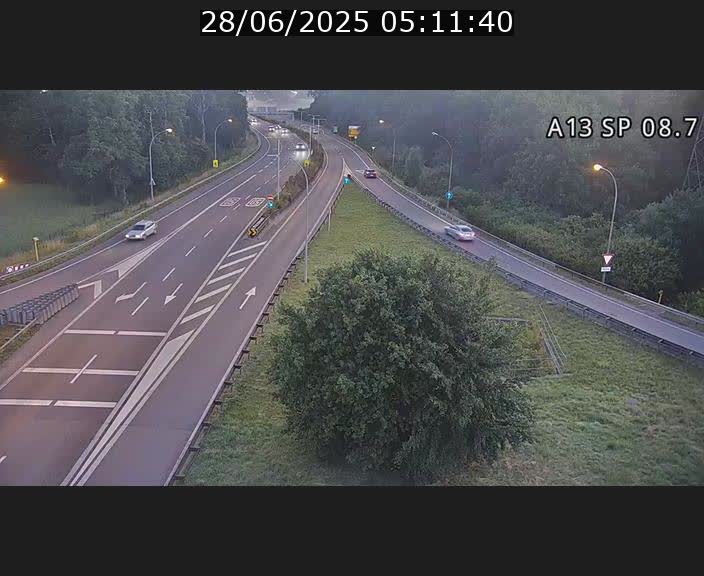 Traffic live webcam Luxembourg Jonction Lankelz - A13 direction Pétange - BK 8.7 