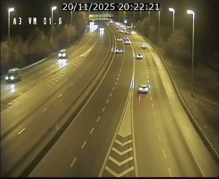 Traffic live webcam Luxembourg - Croix de Gasperich - A3 - BK 1.6 - direction France/Aire de Berchem