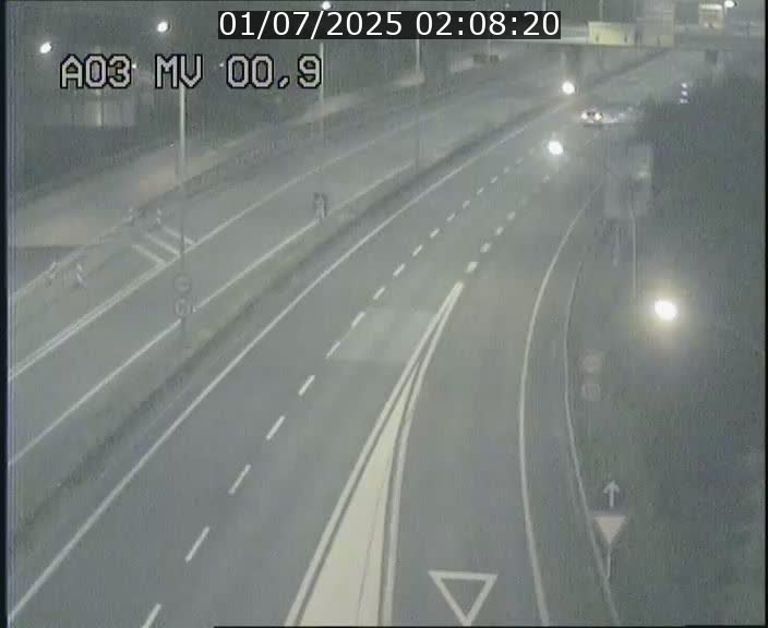 Traffic live webcam Luxembourg Croix de Gasperich - A3 - BK 0.4 - direction Luxembourg