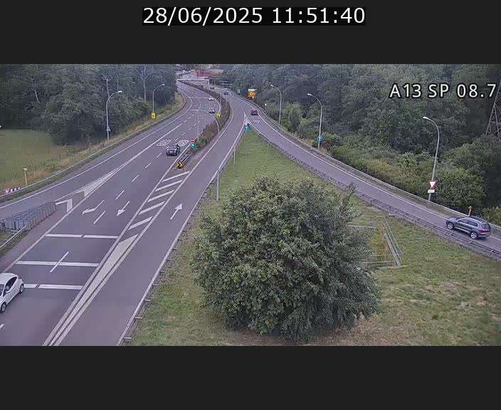 Traffic live webcam Luxembourg Jonction Lankelz - A13 direction Pétange - BK 8.7 