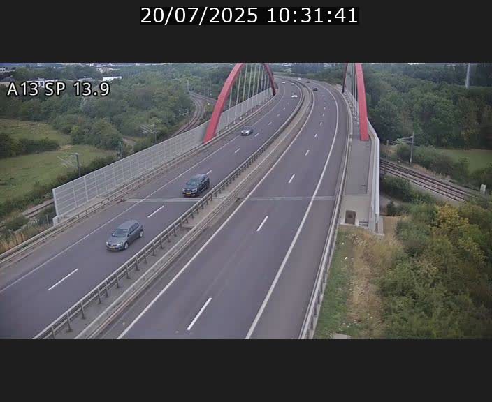 Traffic live webcam Luxembourg Kayl - A13 direction Esch-sur-Alzette/Luxembourg-ville - BK 13.9