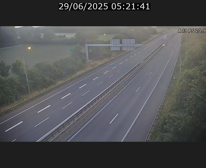 Traffic live webcam Luxembourg Croix de Bettembourg, rond-point d'Hellange - A13 direction Allemagne - BK 20.9