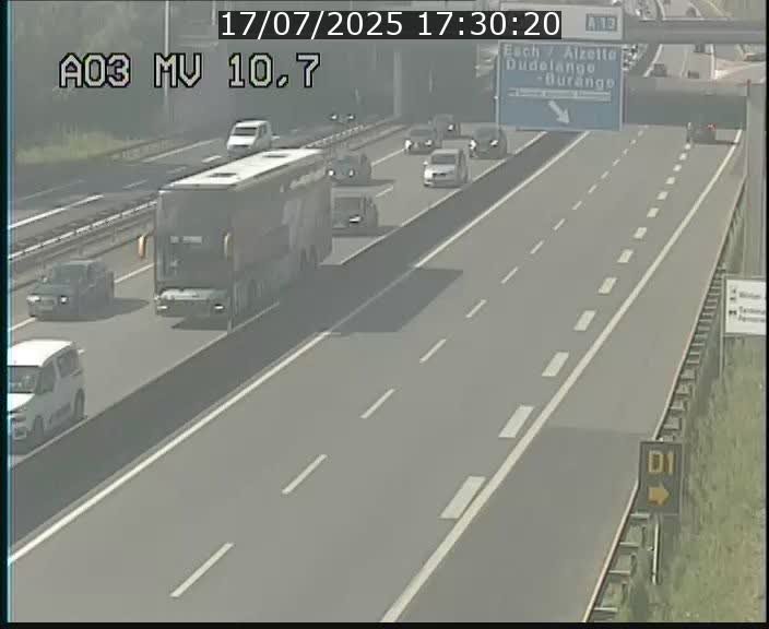 Traffic live webcam Luxembourg Croix de Bettembourg - A3 - BK 10.7 - direction France