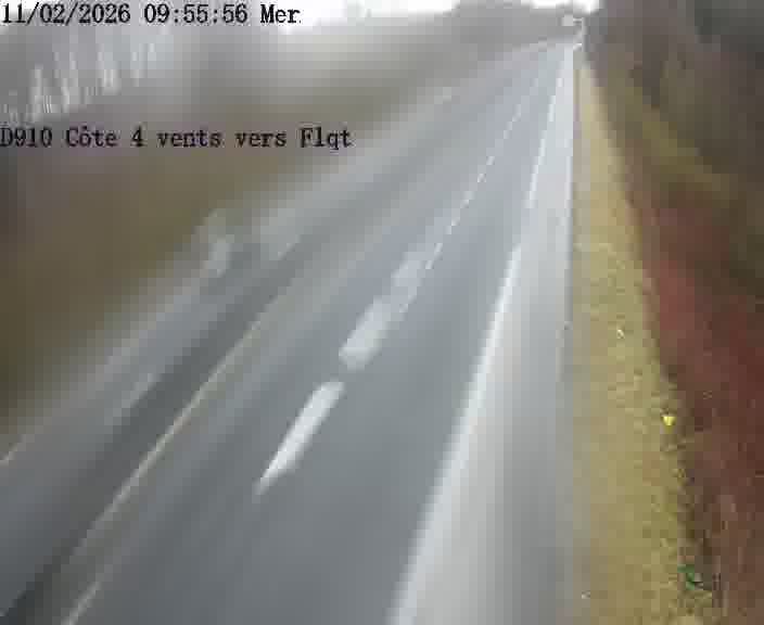 Webcam sur la D910 située dans la Côte des 4 vents. Vue orientée vers le haut de la côte, vers Faulquemont