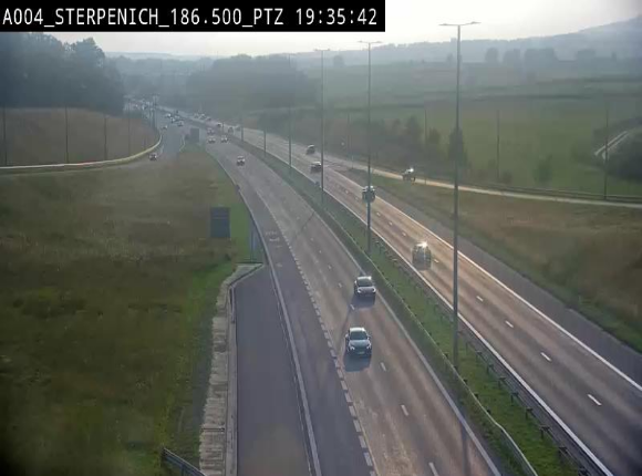 Webcam E411 à Sterpenich en Belgique près de la frontière du Luxembourg. Vue orientée vers Bruxelles