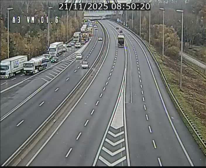 Traffic live webcam Luxembourg - Croix de Gasperich - A3 - BK 1.6 - direction France/Aire de Berchem